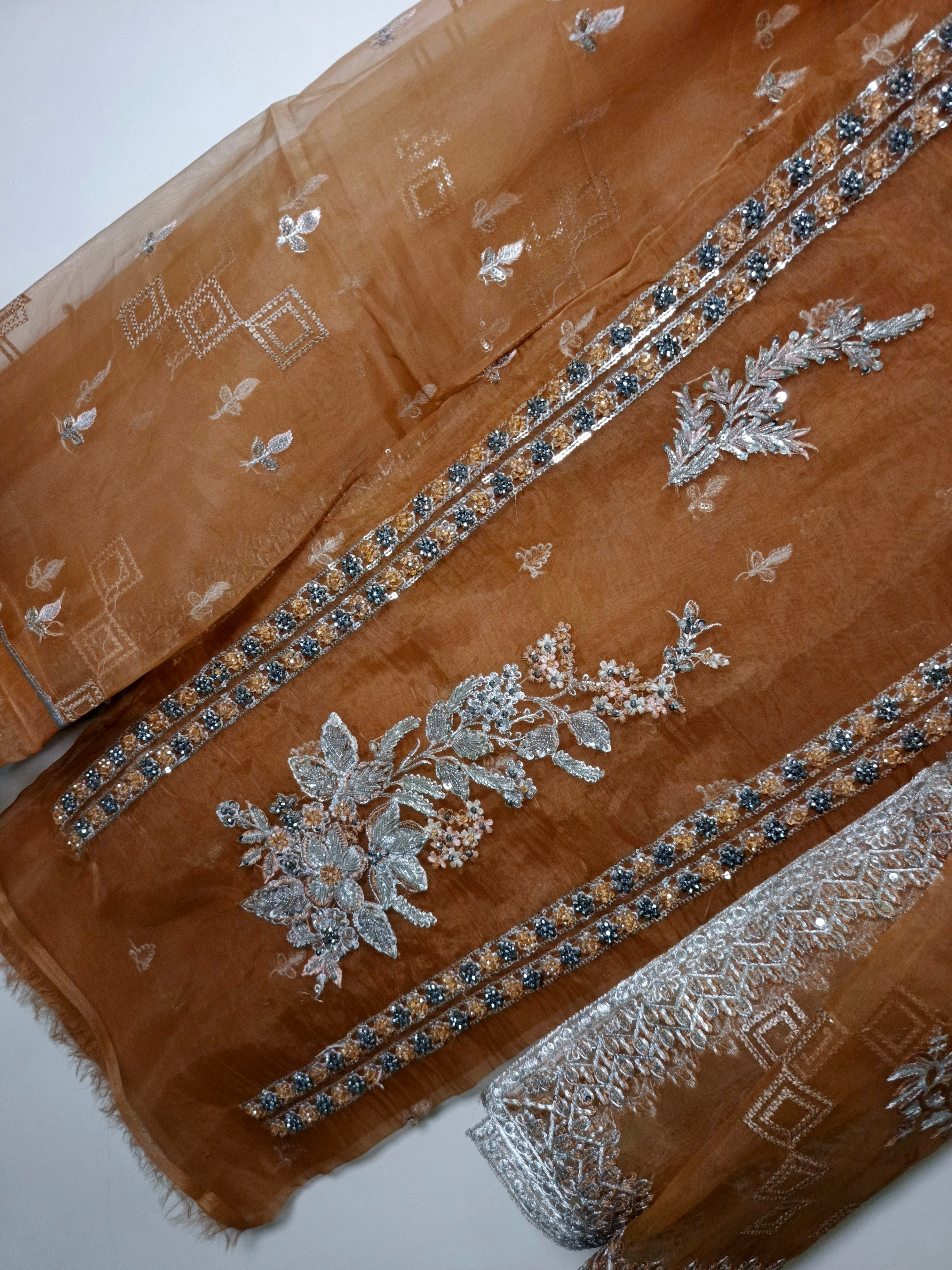 Unsttiched Organza handworked 3pc