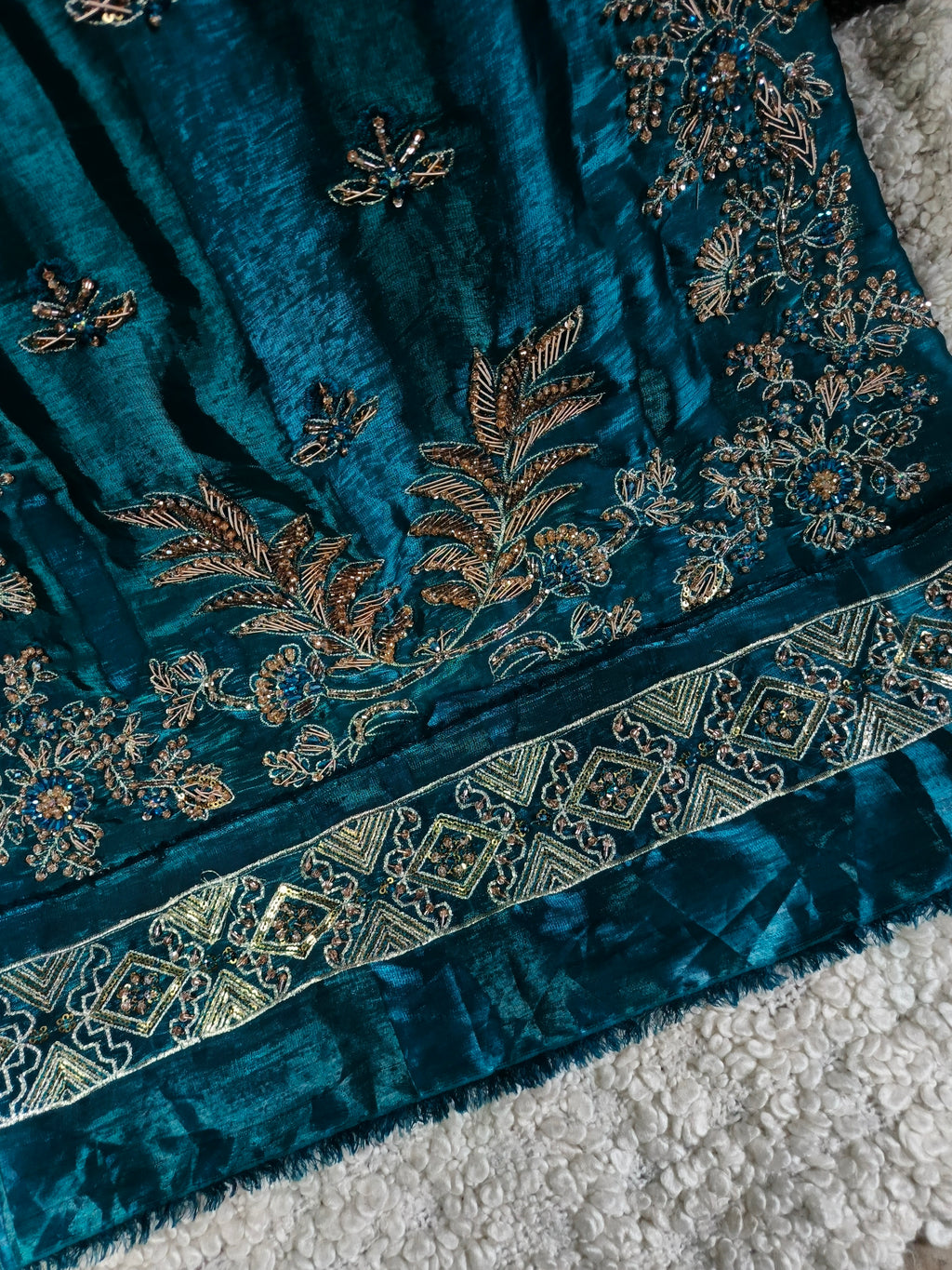 Unsttiched Silk 3pc Handworked