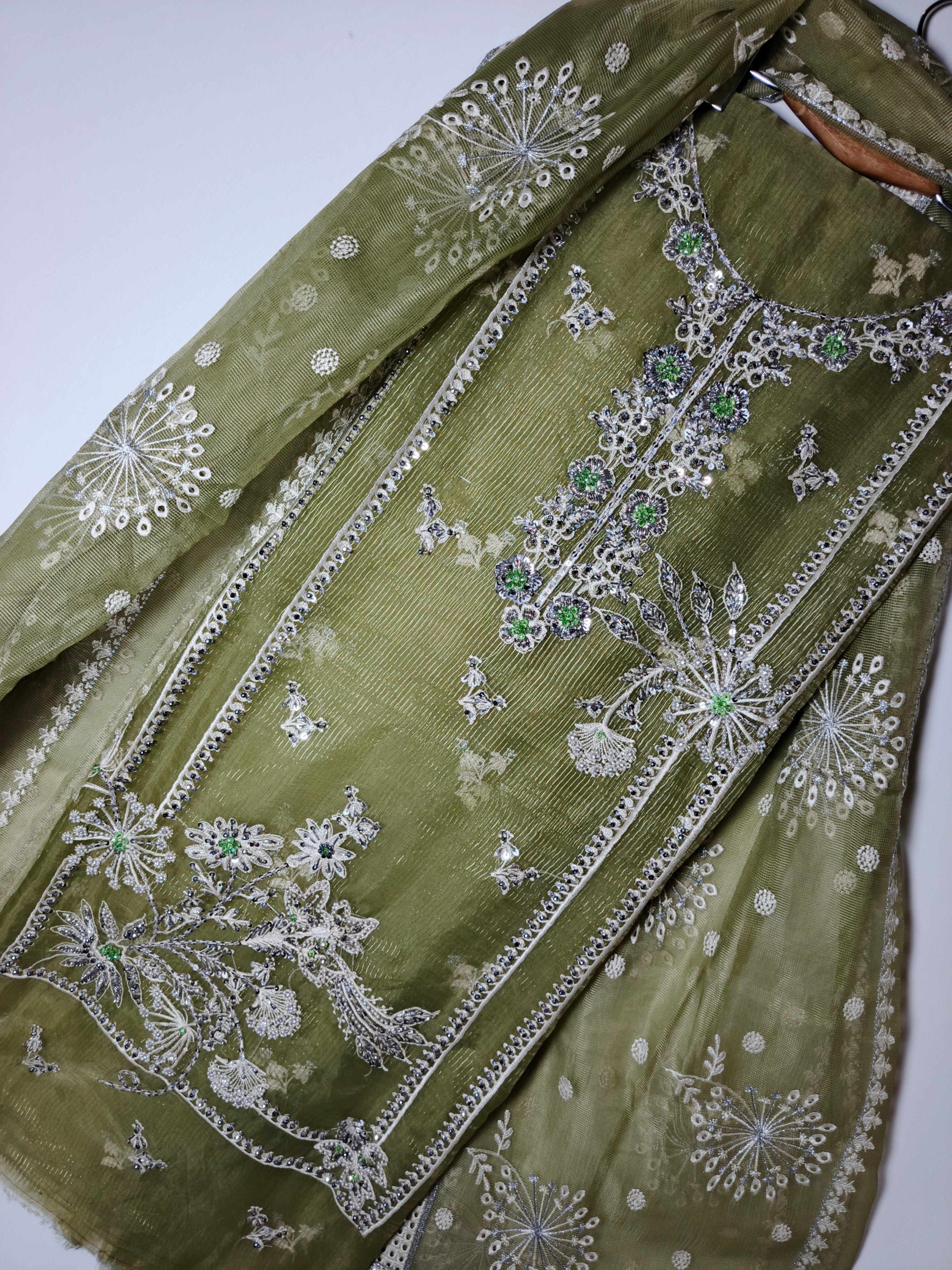 Unsttiched Tilla Organza 3Pc Handworked